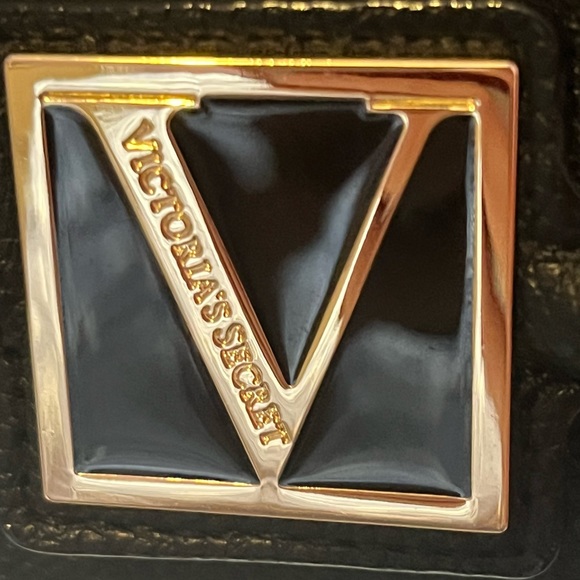 Victoria’s Secret The Victoria Medium Shoulder Bag-NWOT! - Picture 4 of 5